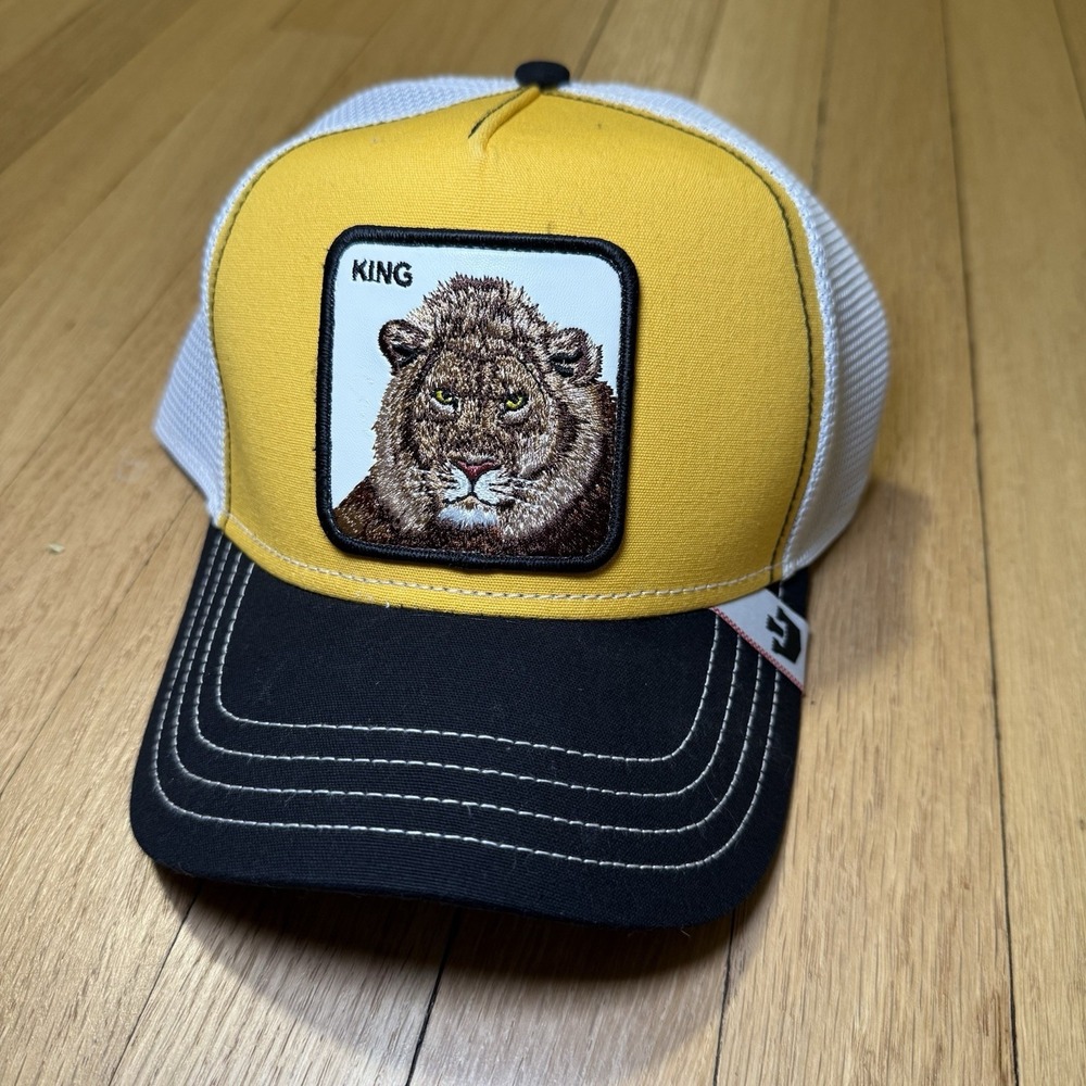Goorin Bros King Lion The Farm SnapBack Hat Authentic Adult Black Yellow Trucker